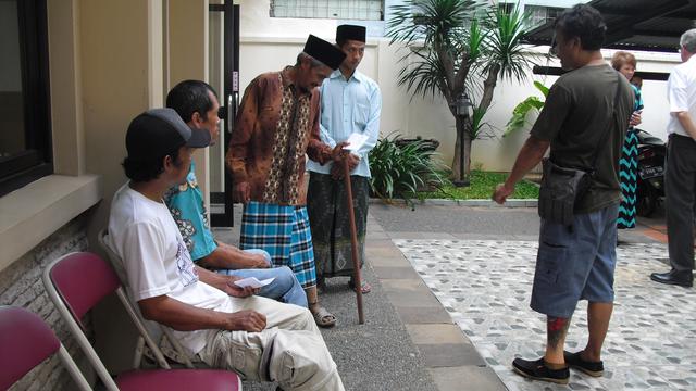 Bantuan Kaki dan Tangan Palsu