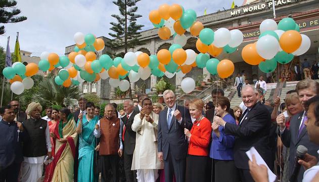 Christofferson-India-balloons2017-min.jpg
